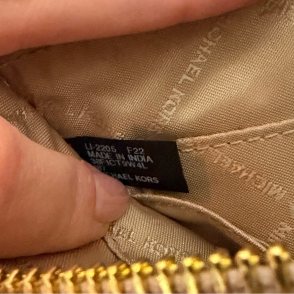 Michael Kors pink pebbled leather wristlet clutch - Picture 6 of 9